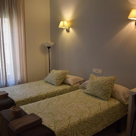 Hostal Rofer Мадрид Екстериор снимка