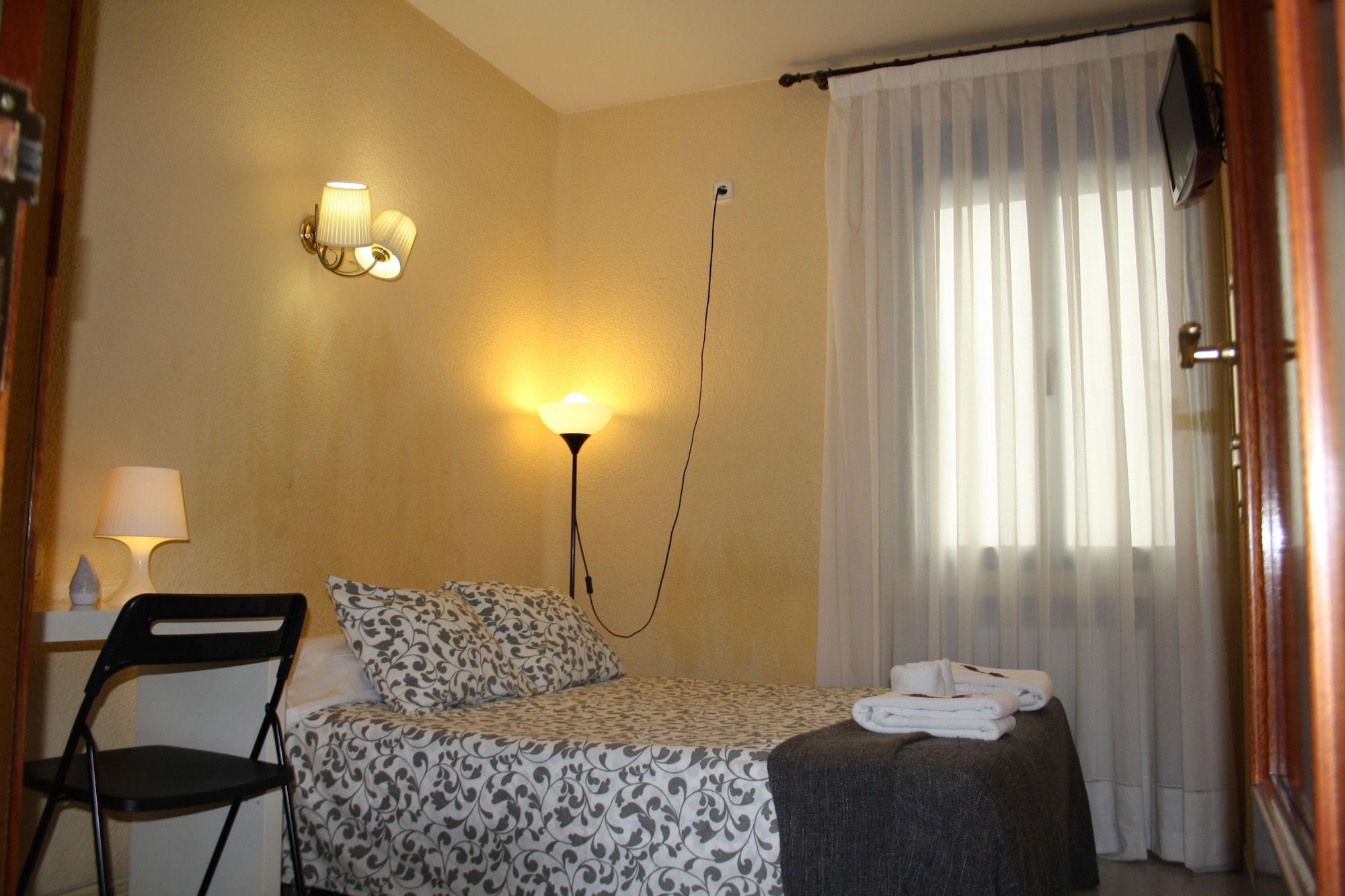 Hostal Rofer Мадрид Екстериор снимка