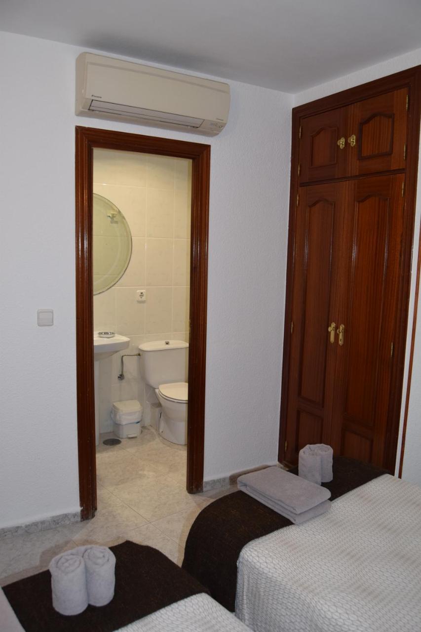 Hostal Rofer Мадрид Екстериор снимка