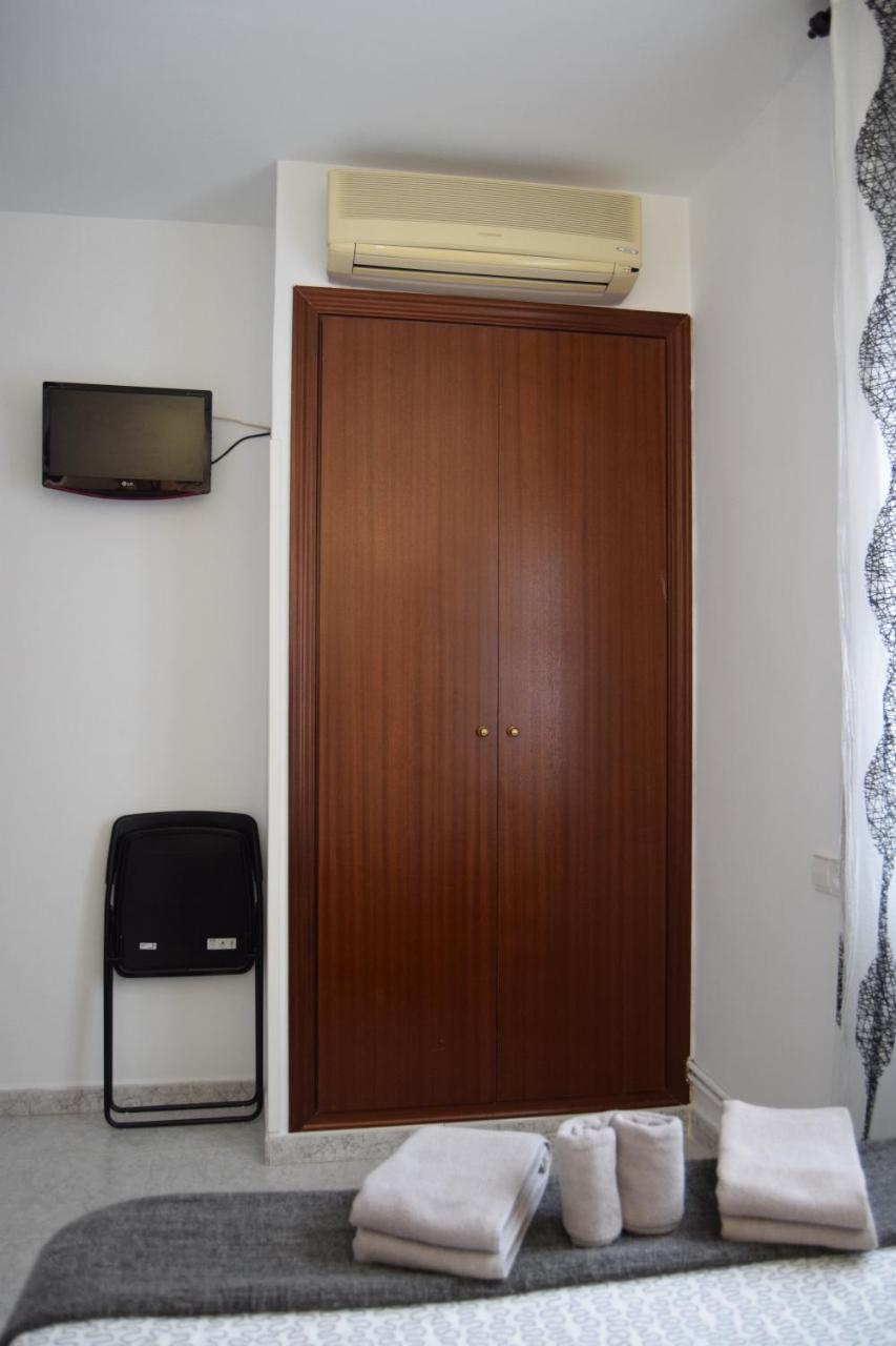 Hostal Rofer Мадрид Екстериор снимка
