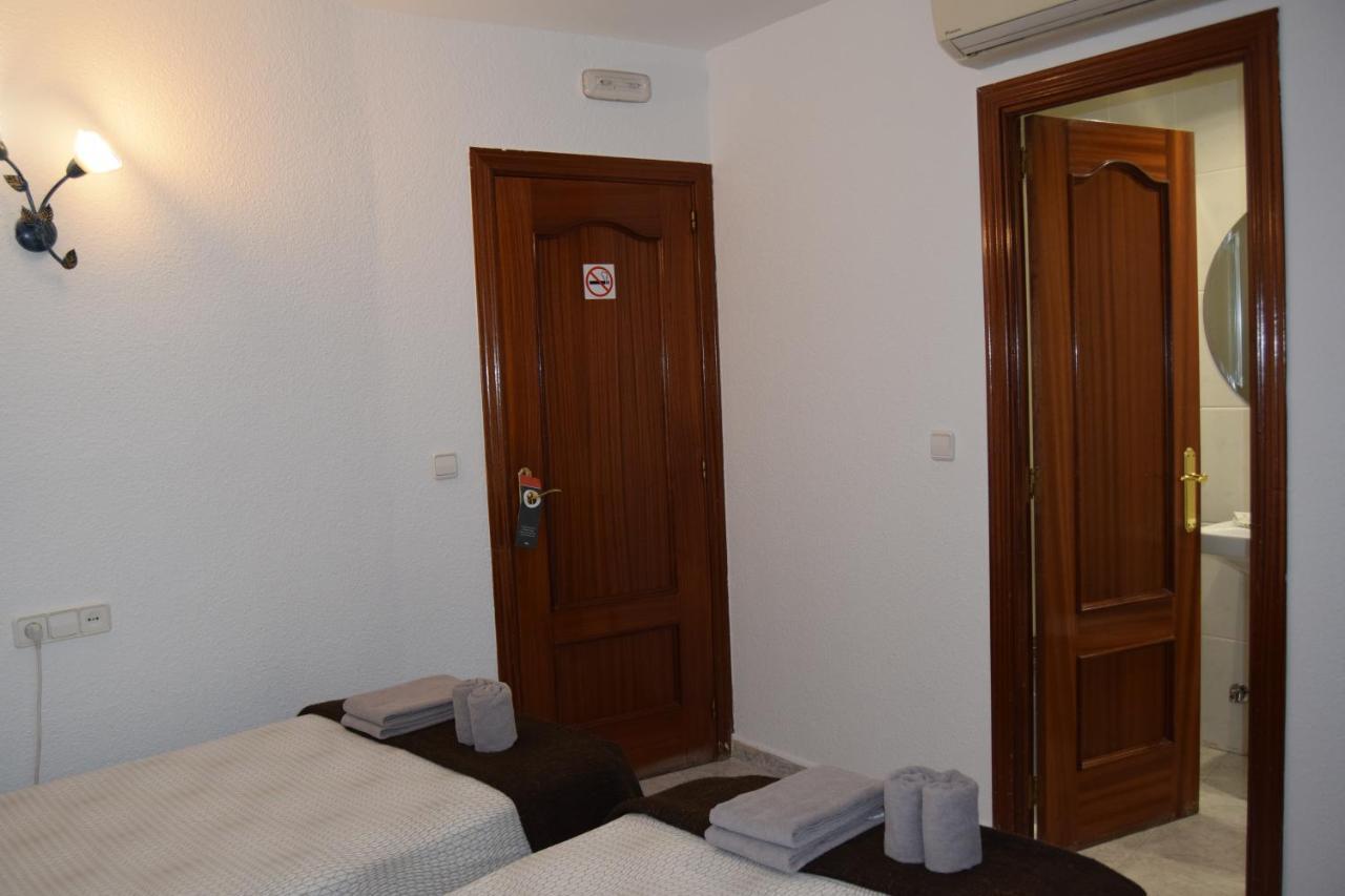 Hostal Rofer Мадрид Екстериор снимка