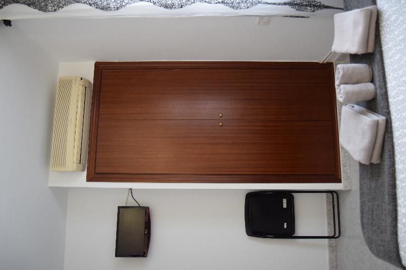 Hostal Rofer Мадрид Екстериор снимка
