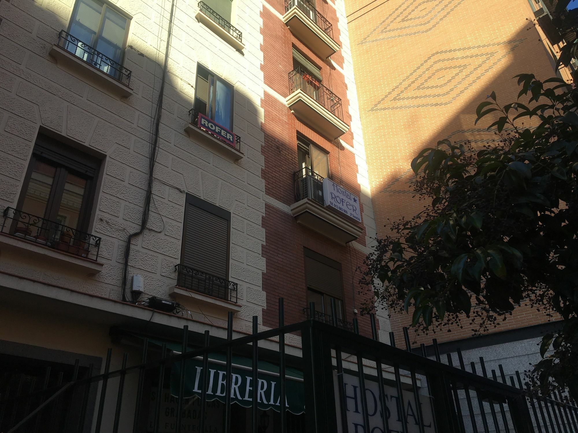 Hostal Rofer Мадрид Екстериор снимка