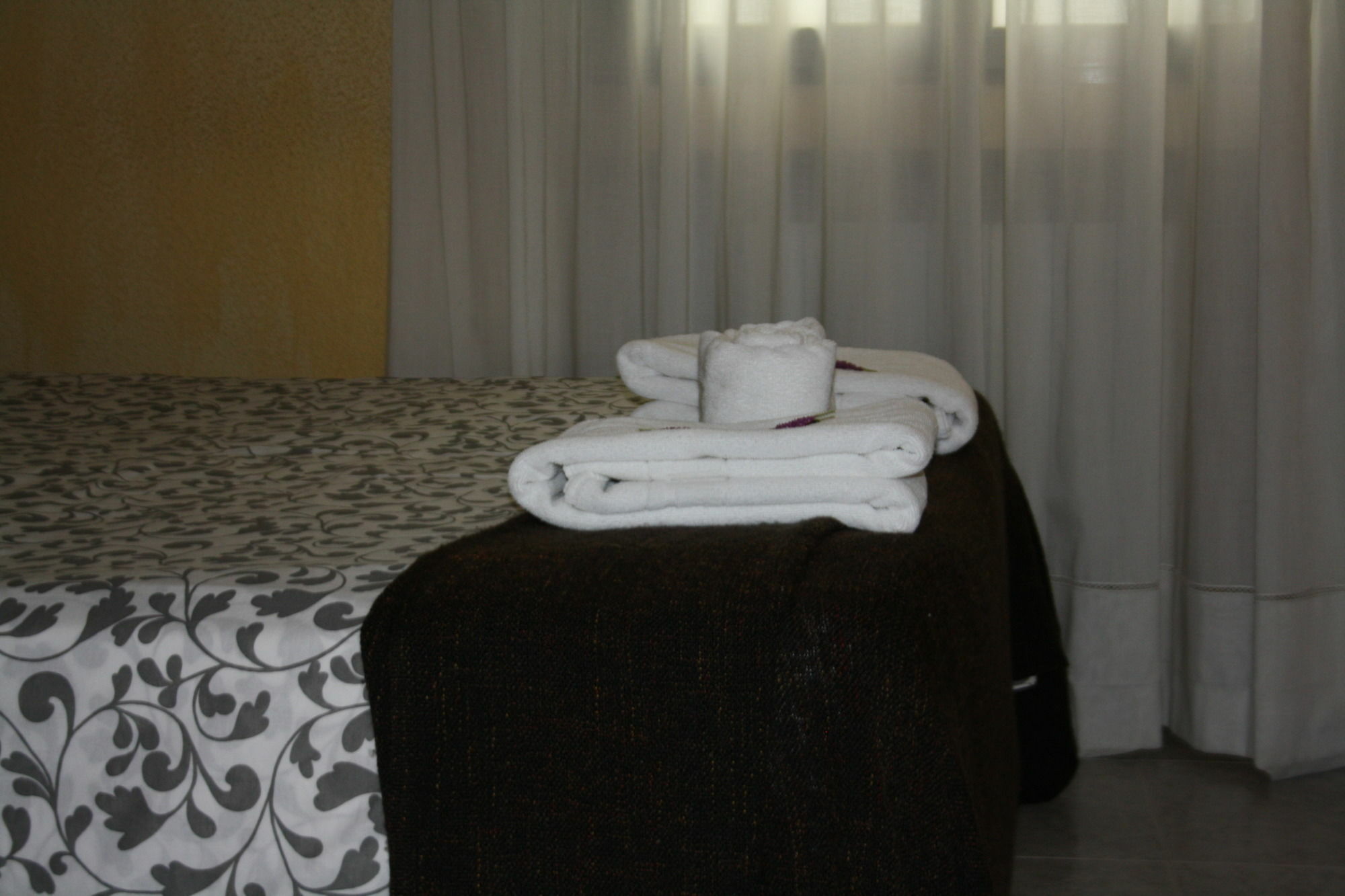 Hostal Rofer Мадрид Екстериор снимка