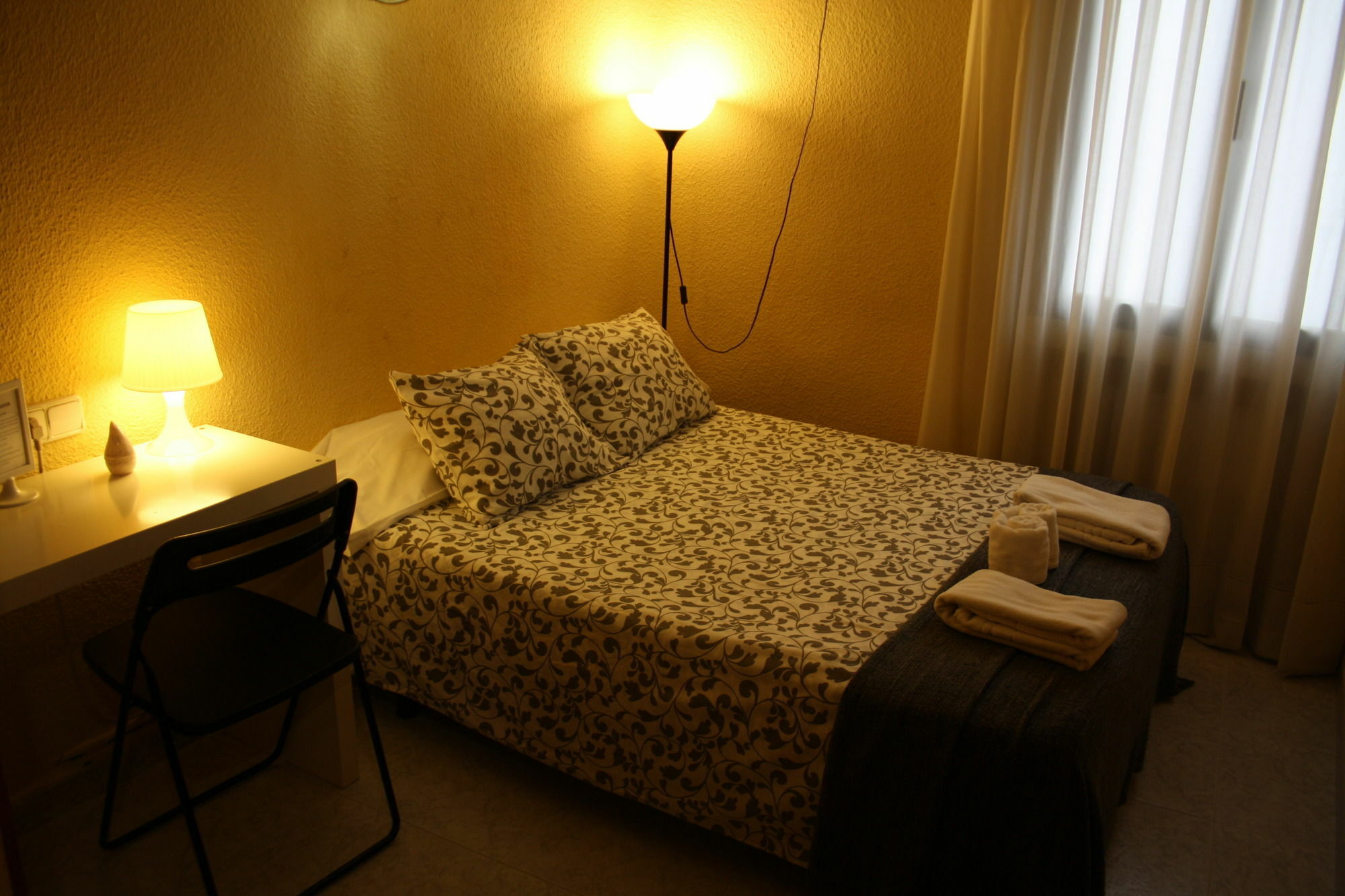 Hostal Rofer Мадрид Екстериор снимка