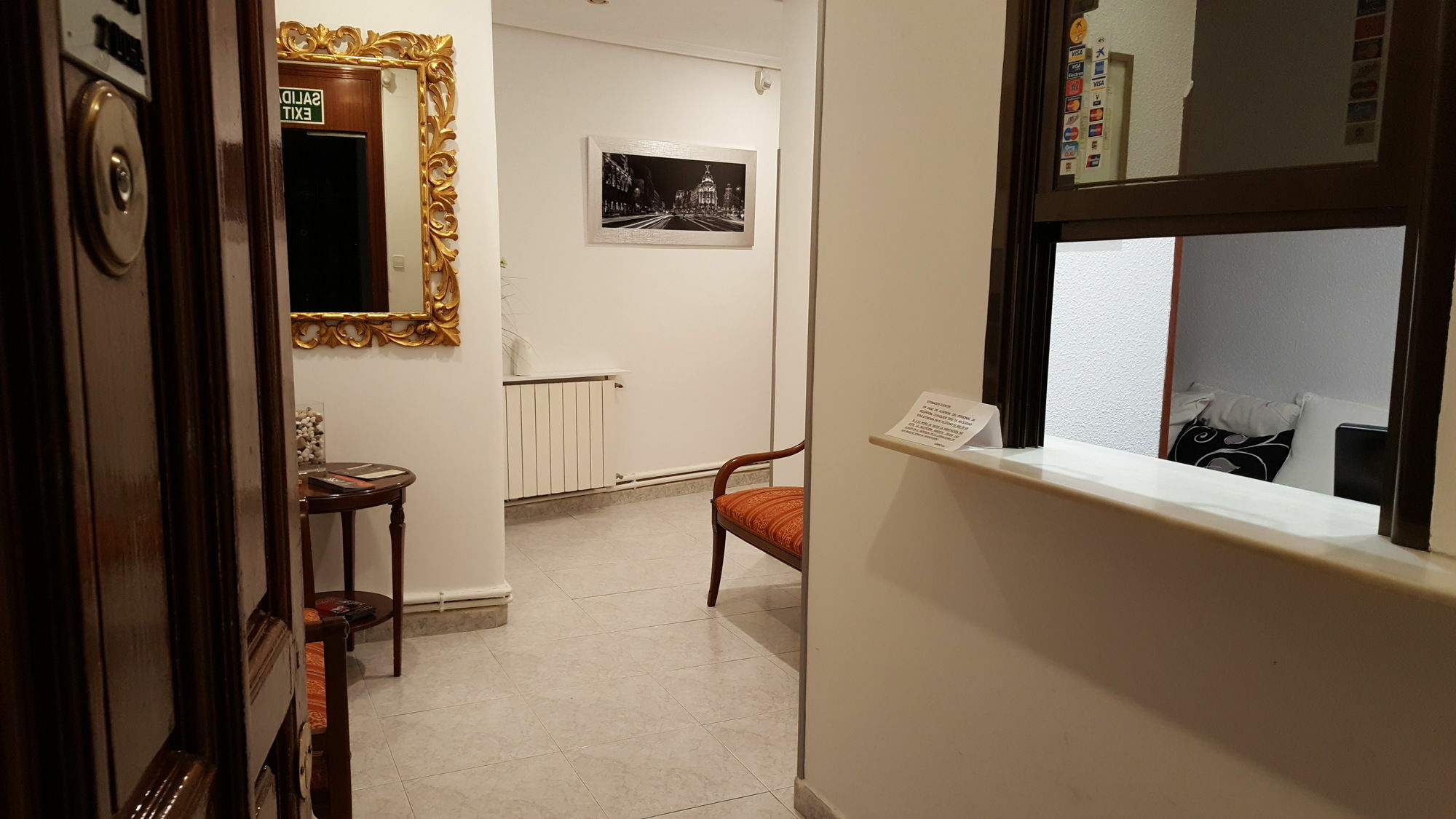 Hostal Rofer Мадрид Екстериор снимка